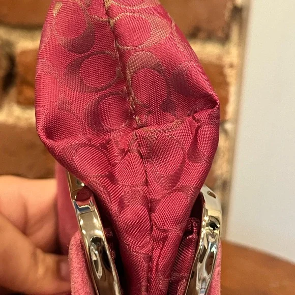 Coach 2004 Orchid Pink Suede Kisslock Wristlet Clutch Pouch Wallet